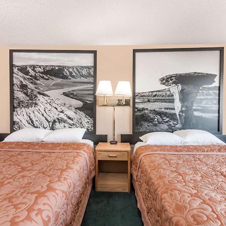 Super 8 By Wyndham Glendive Hotel Exterior foto