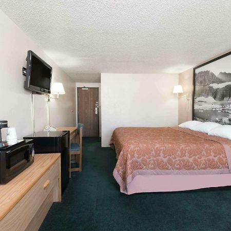 Super 8 By Wyndham Glendive Hotel Exterior foto