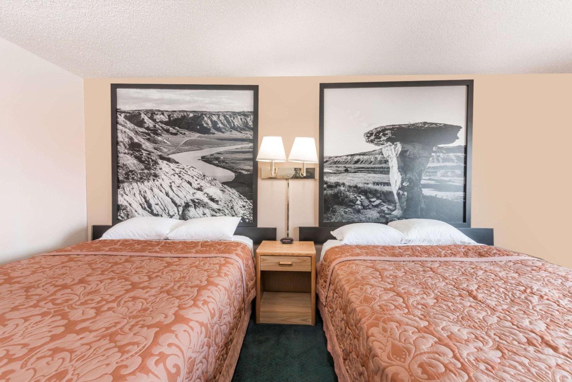 Super 8 By Wyndham Glendive Hotel Exterior foto